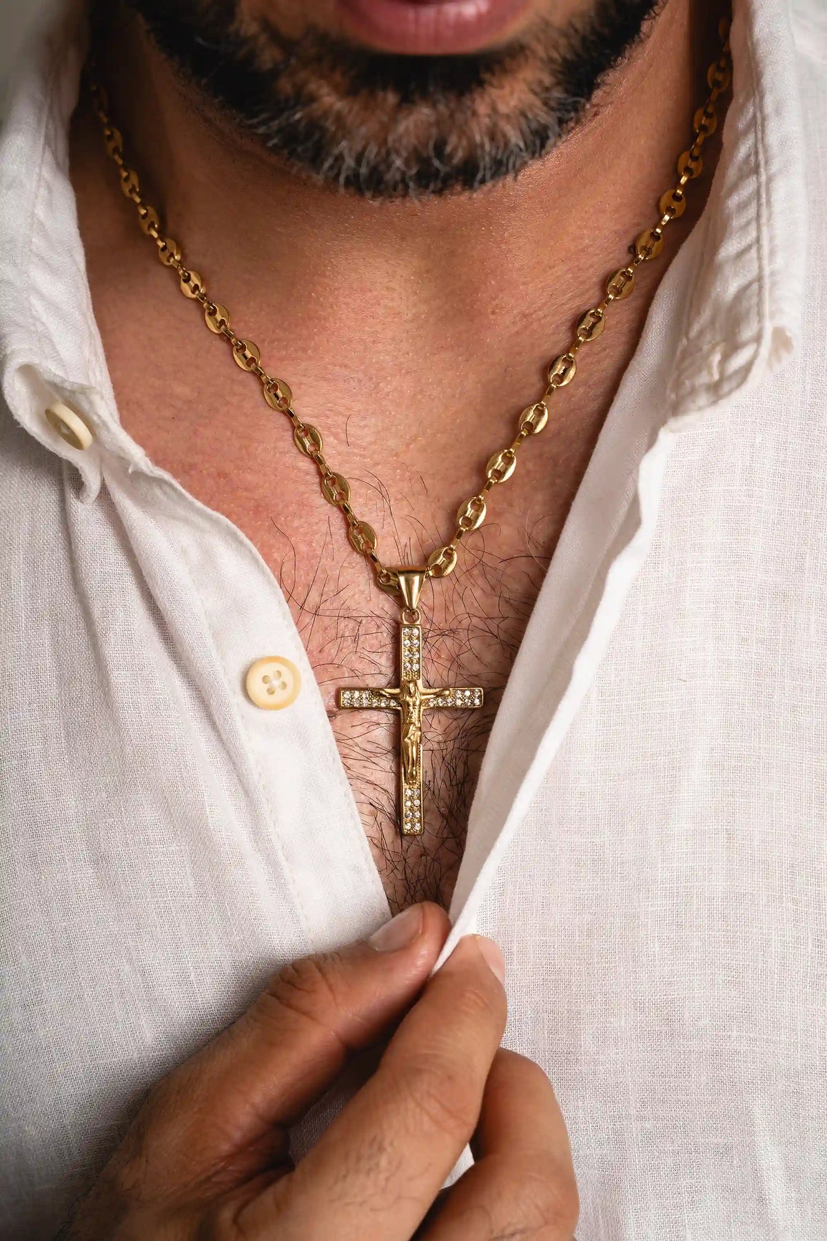 Cadena Gucci Gold Impetu Men - detalle eslabones fondo blanco
